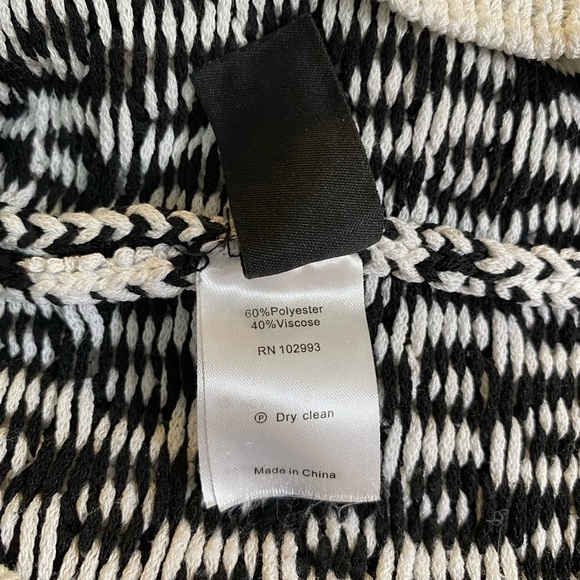 Derek Lam Collective Sweater Crewneck Gold Shoulder Buttons Black White Knit M - Picture 8 of 9